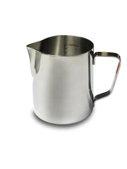 เหยือกตีฟองนมสแตนเลส มีมาตราวัด ขนาด 350 ซีซี (แบบหนา และปากแหลม)