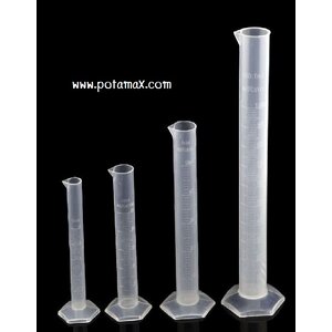 กระบอกตวงพลาสติกขนาดต่างๆ