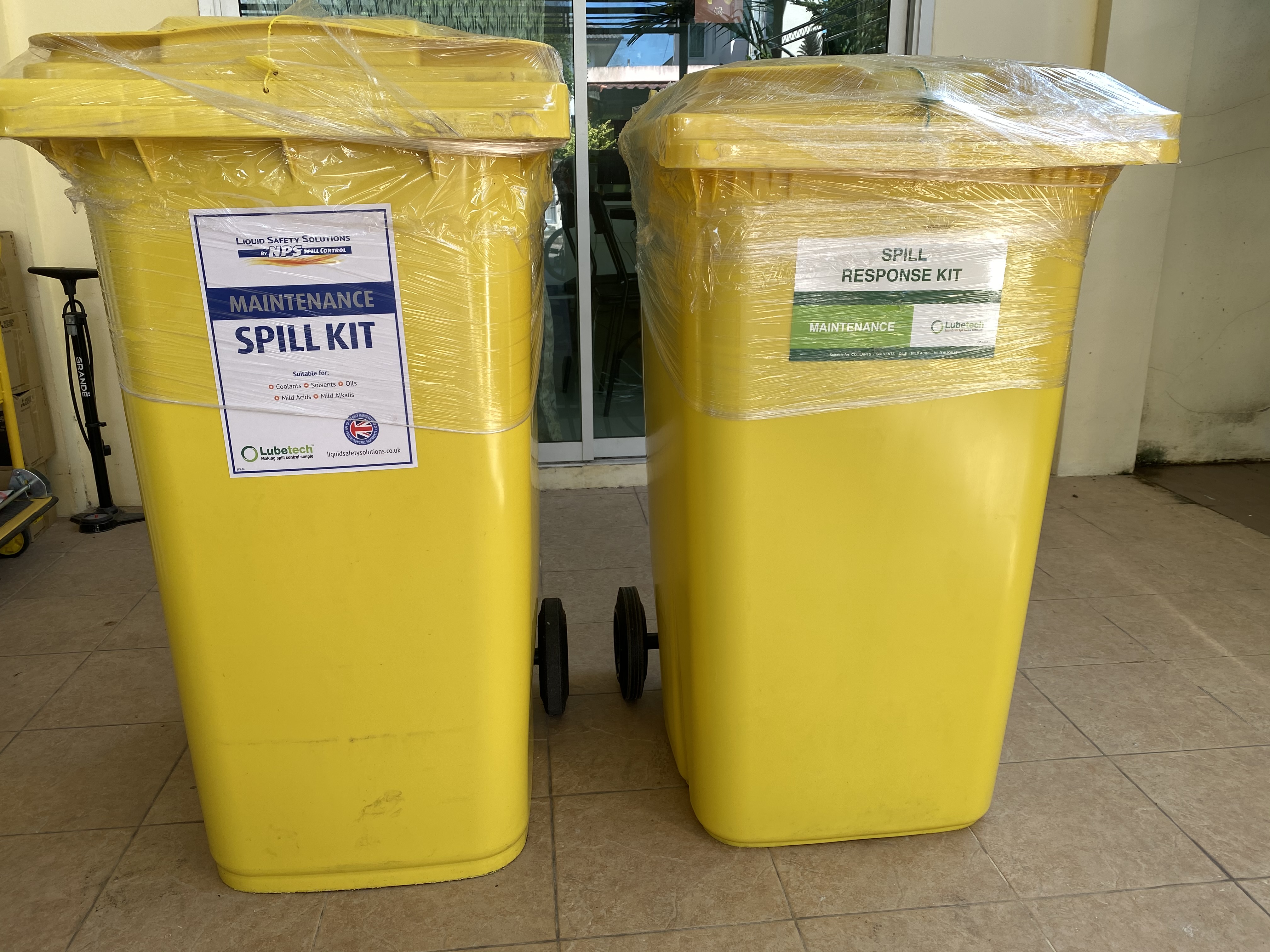 วัสดุดูดซับน้ำมันและสารเคมีแบบถังประจำจุด Spill Kit Absorbent