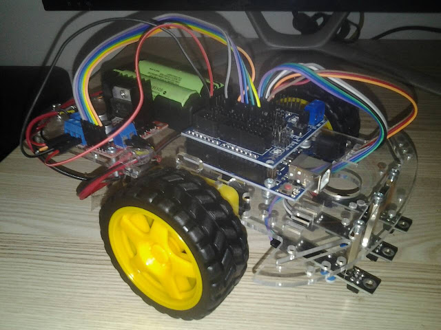 ชุดคิท หุ่นยนต์เดินตามเส้น 3 เซ็นเซอร์ Arduino 2WD