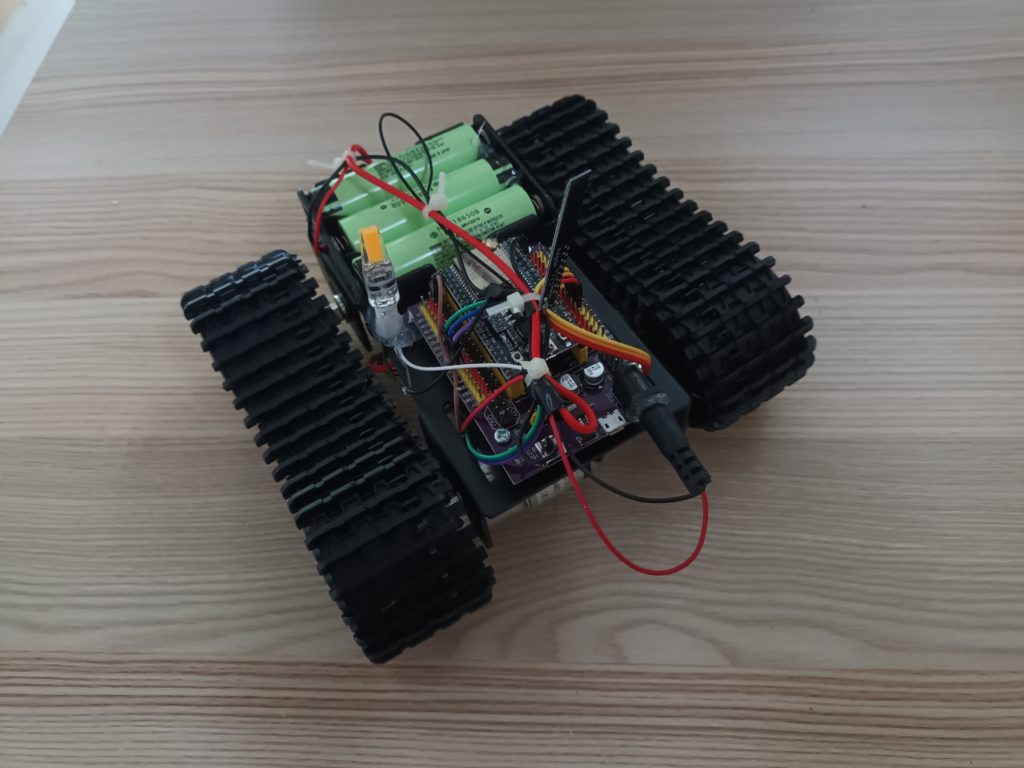 ชุดคิท หุ่นยนต์ตีนตะขาบ ESP32 บังคับด้วย แอพบลูทูธ BlueDuino