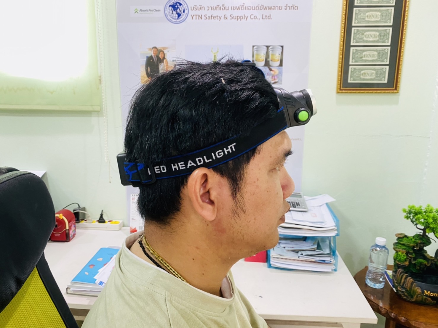 ไฟฉายคาดศรีษะ LED แสงสีขาว ซูมได้ ชาร์จไฟได้ในตัว