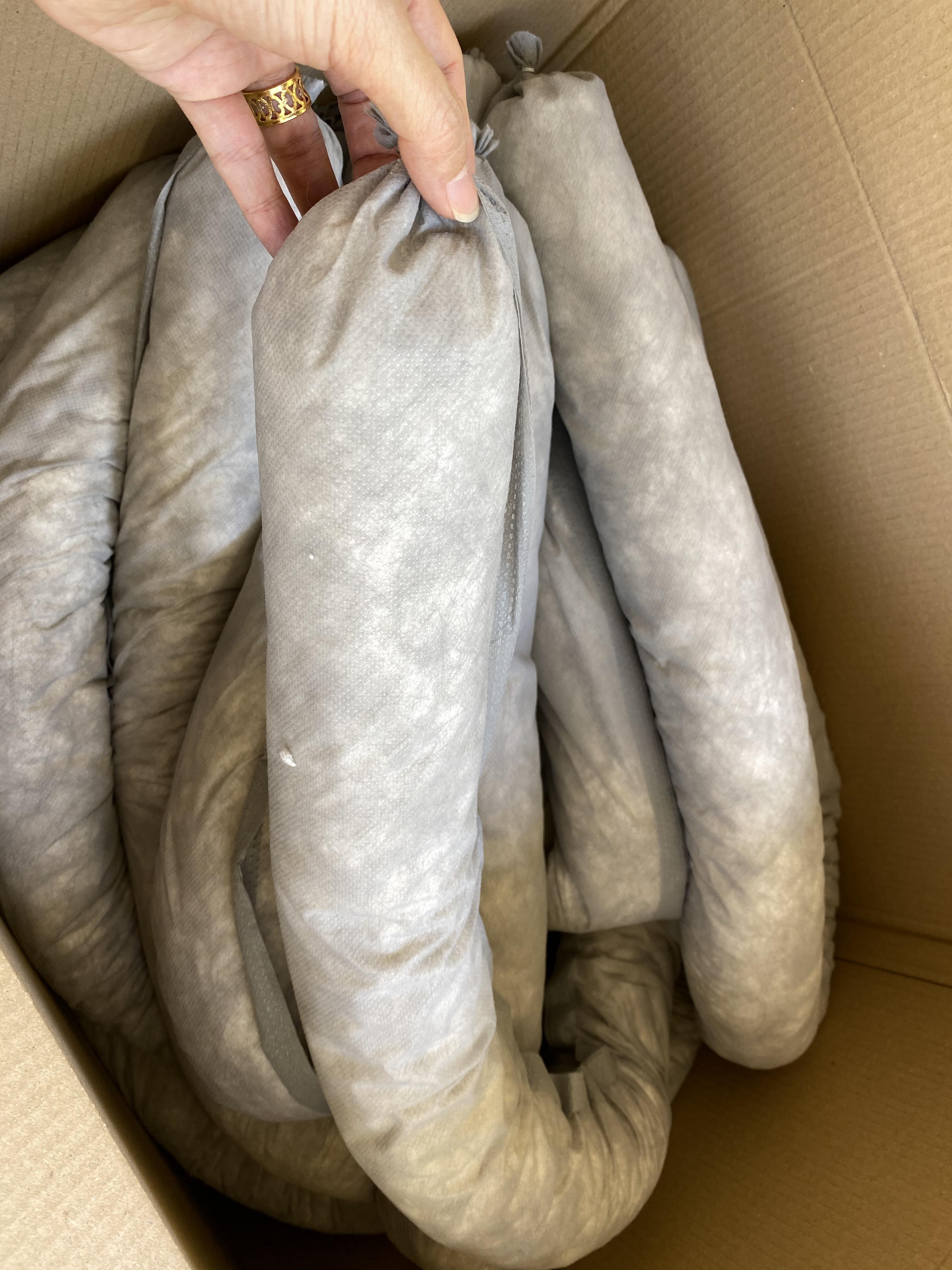 บูมดูดซับน้ำมันและสารเคมี Universal Absorbent Socks