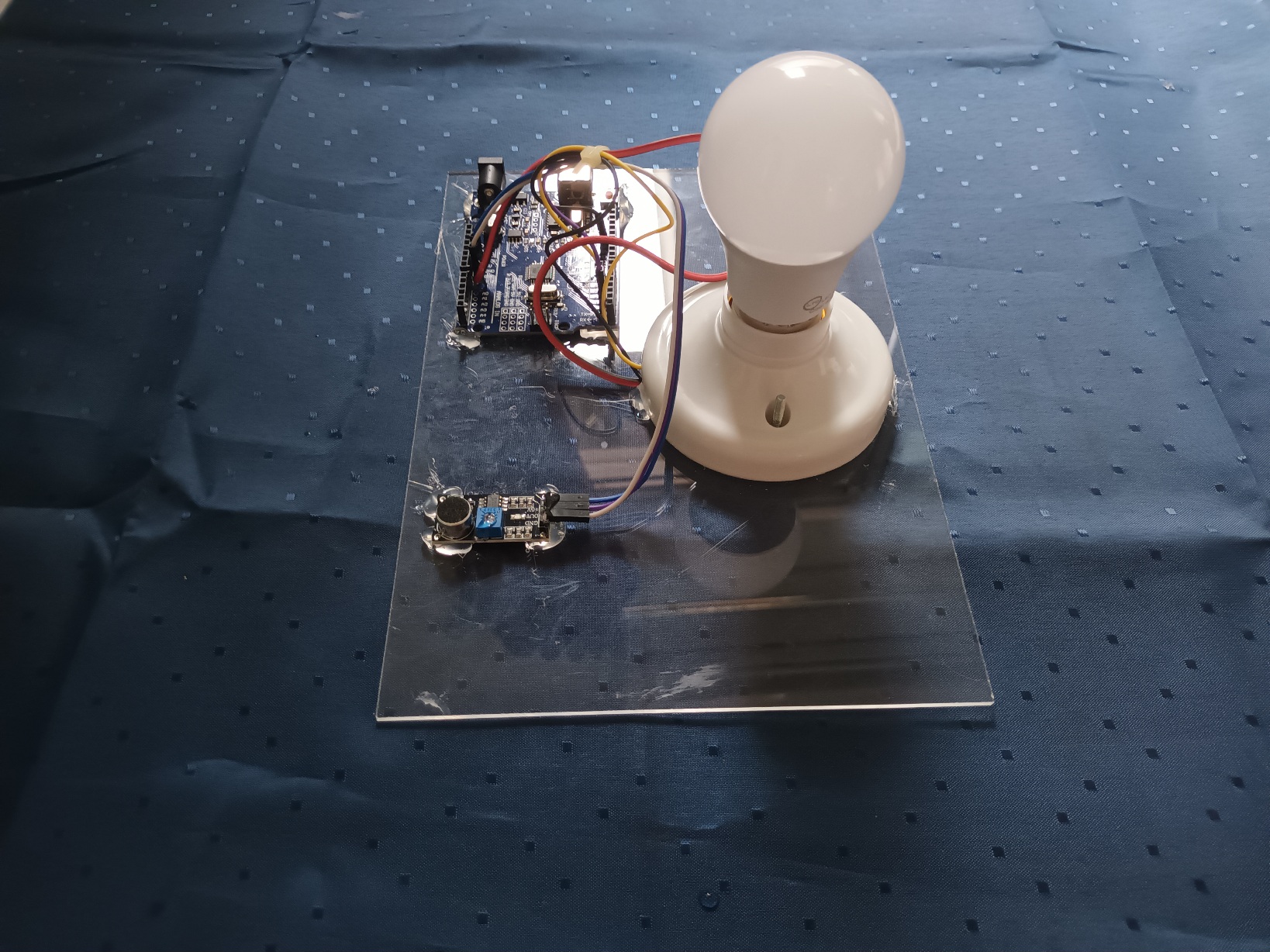 ชุดประกอบสำเร็จ Arduino ควบคุมการติด-ดับ และ หรี่แสงสว่างหลอดไฟด้วยเสียงปรบมือ