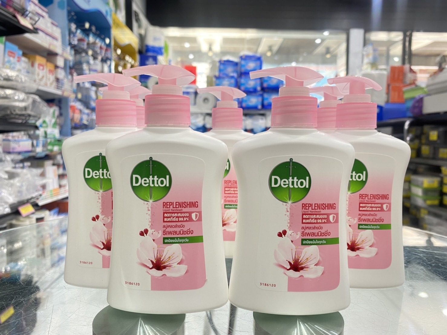 Dettol สบู่เหลวล้างมือเดทตอล สูตรสกินแคร์ 225ml.