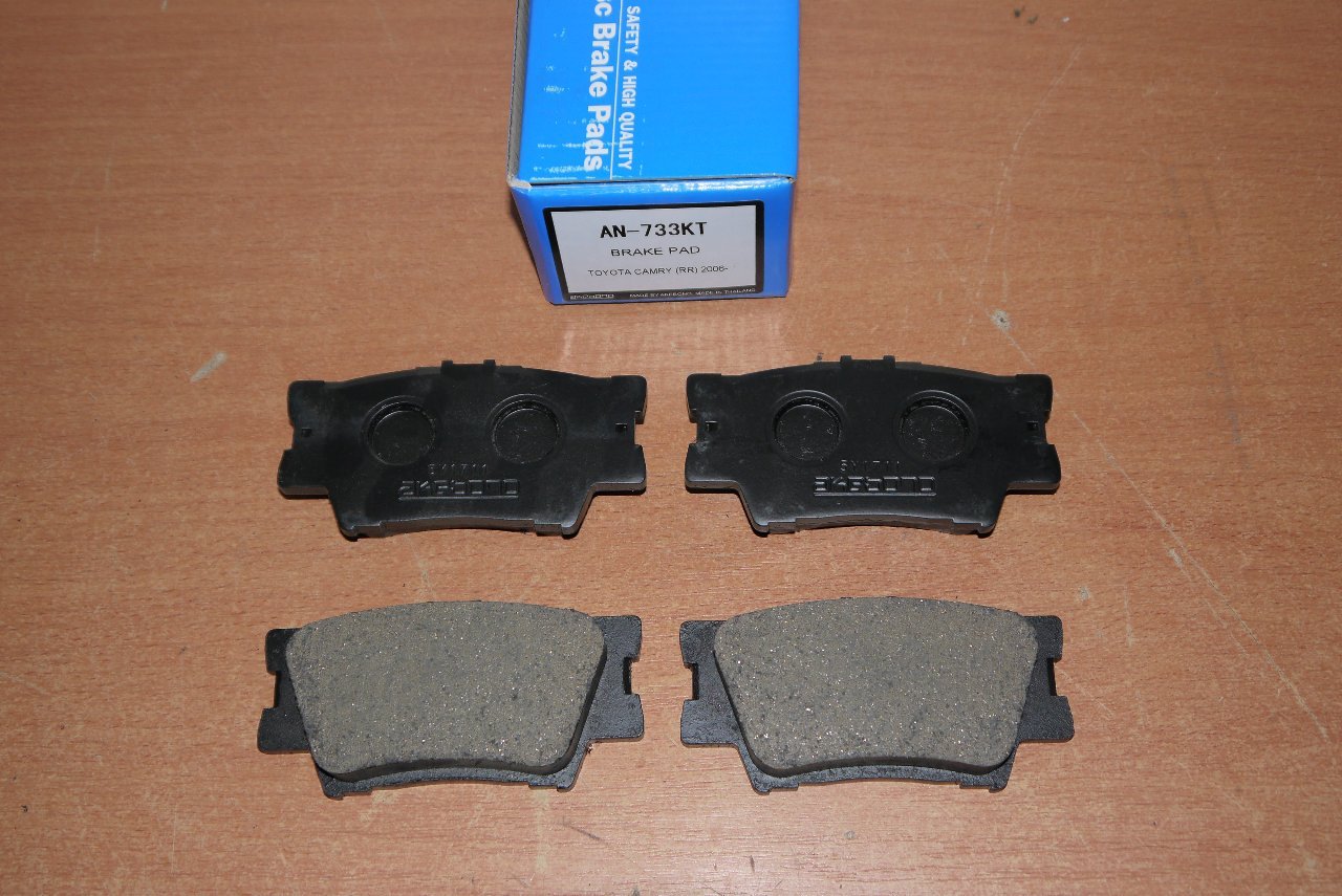 Akebono ผ้าเบรคหลัง Toyota Camry acv40 ปี 06-12 / acv50 ปี 12-18