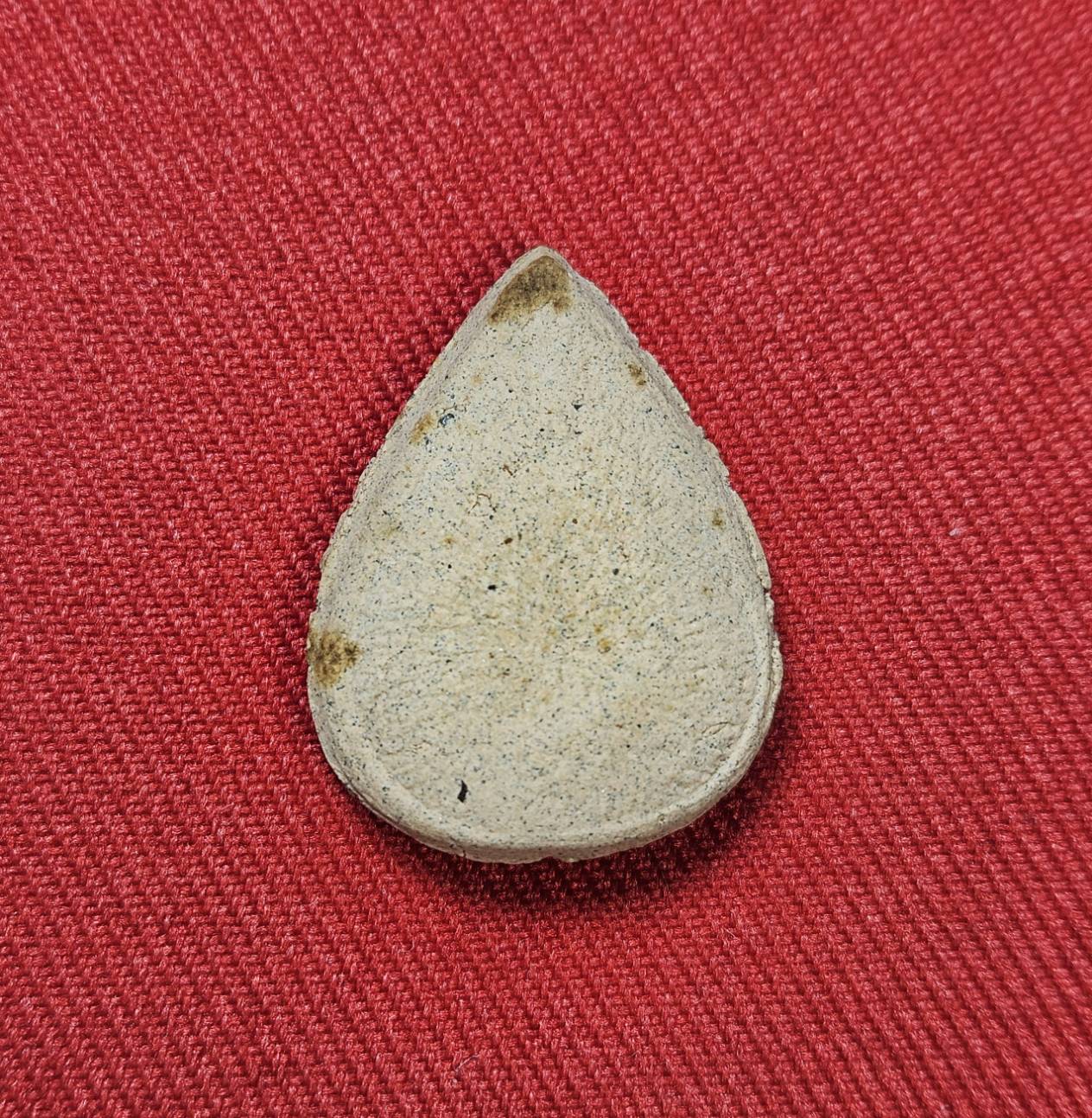 * "พระผงเกศ พิมพ์หยดน้ำ หลวงพ่อวัดไร่ขิง "รุ่นพิเศษ"..."ผงเกศชุกชี กระเบื้องโบสถ์" วัดไร่ขิง ต.ไร่ขิง อ.สามพราน จ.นครปฐม..!