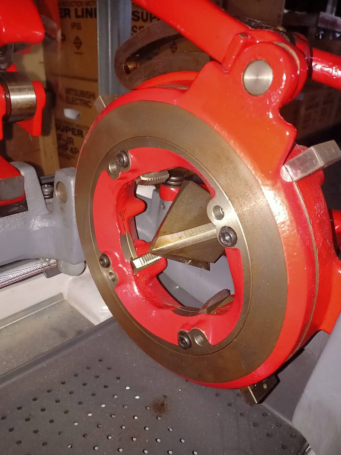 เครื่องต๊าปเกลียว Asada รุ่น Beaver 80 auto (1/4-3 นิ้ว)