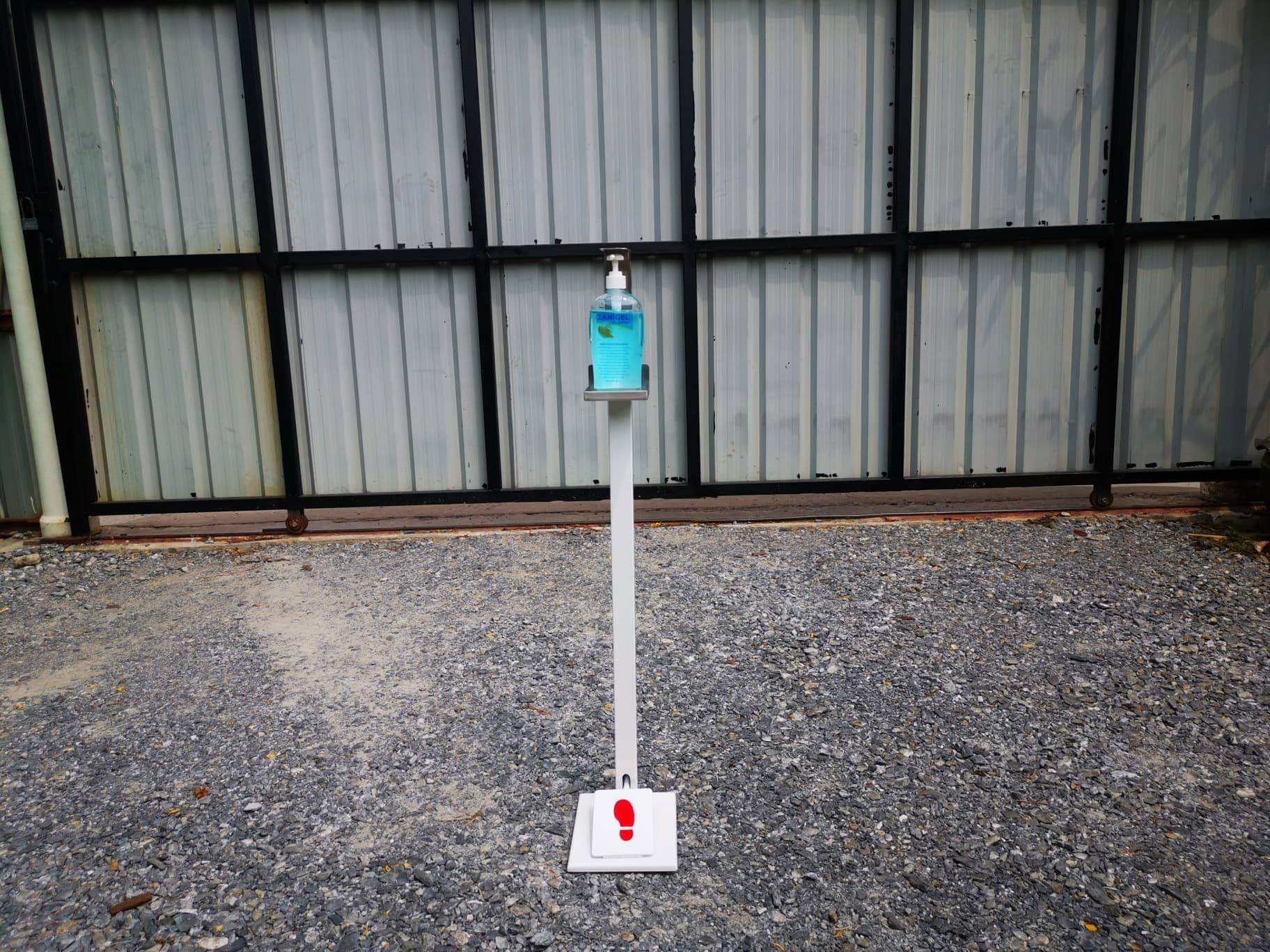 อุปกรณ์จ่ายแอลกอฮอล์แบบเท้าเหยียบ วัสดุเหล็กพ่นสีอบอย่างดี (A)