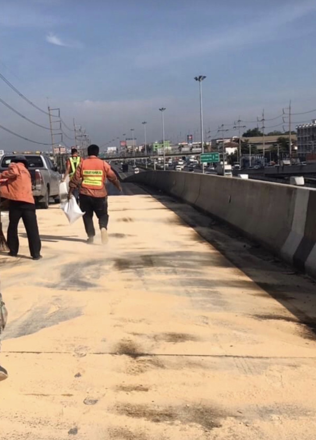 ผงดูดซับน้ำมันและสารเคมี แบบถุง 20 กก.