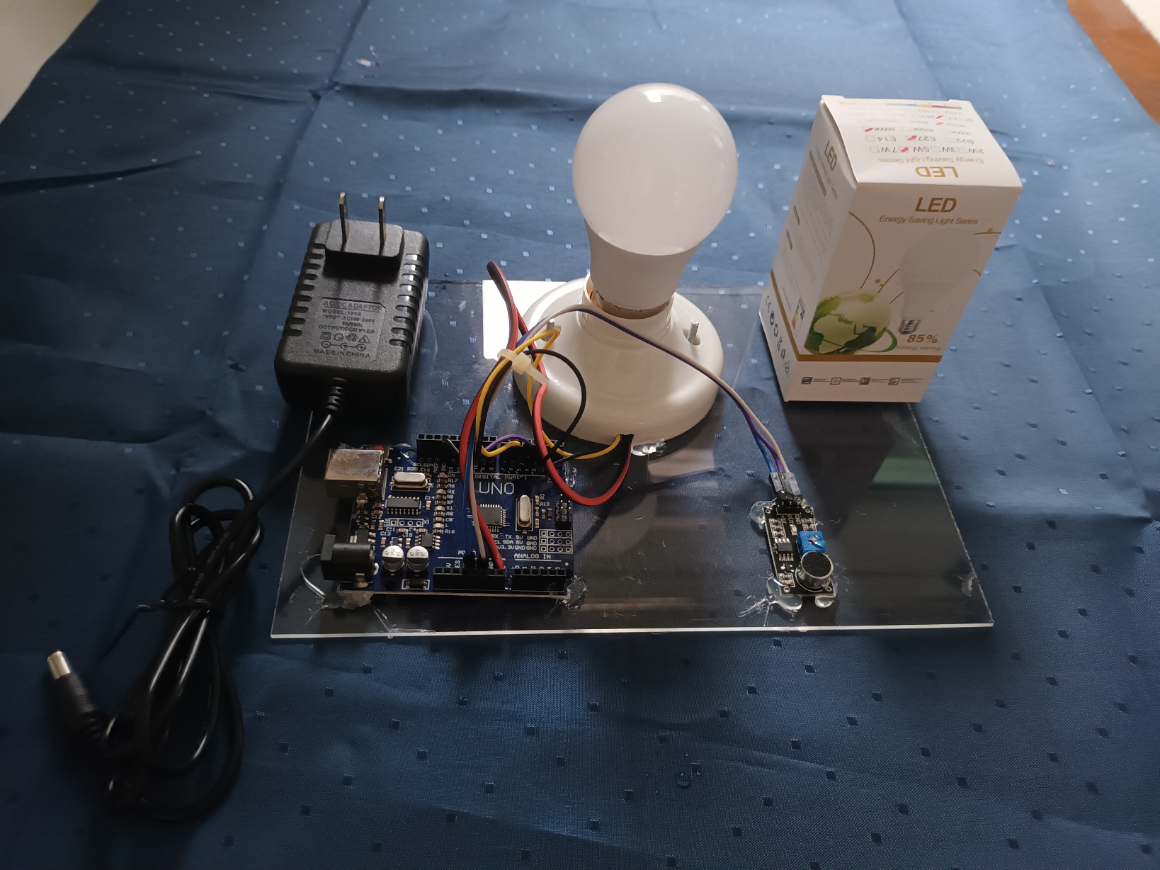 ชุดประกอบสำเร็จ Arduino ควบคุมการติด-ดับ และ หรี่แสงสว่างหลอดไฟด้วยเสียงปรบมือ