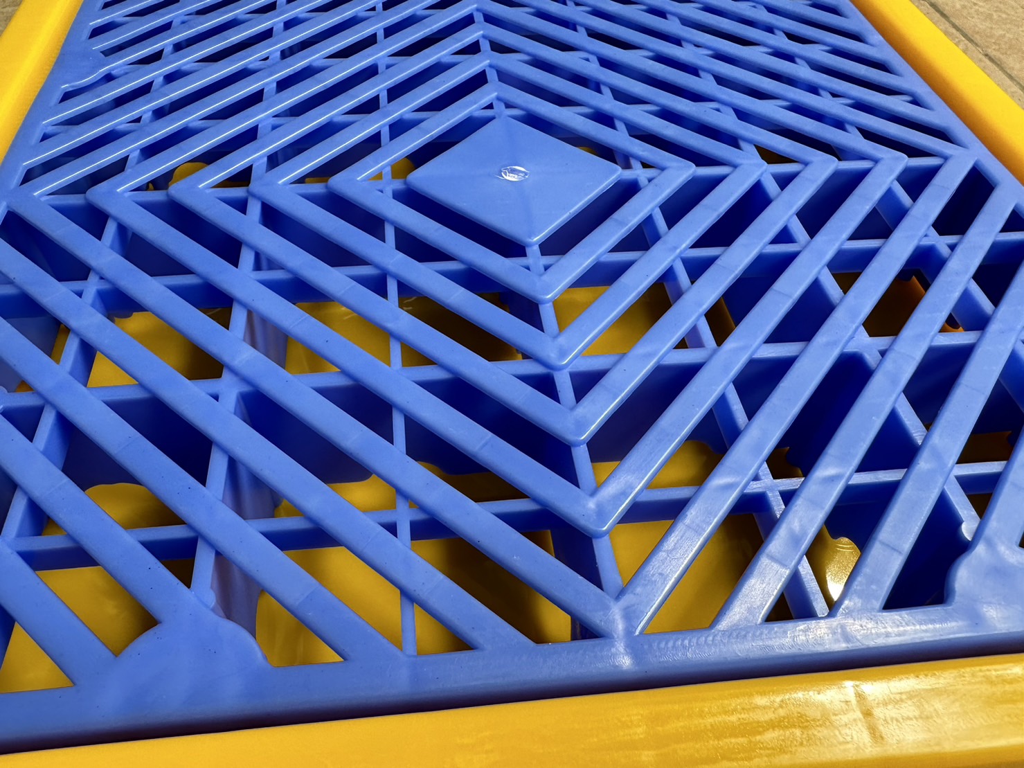 Spill Pallet พาเลทรองสารเคมี