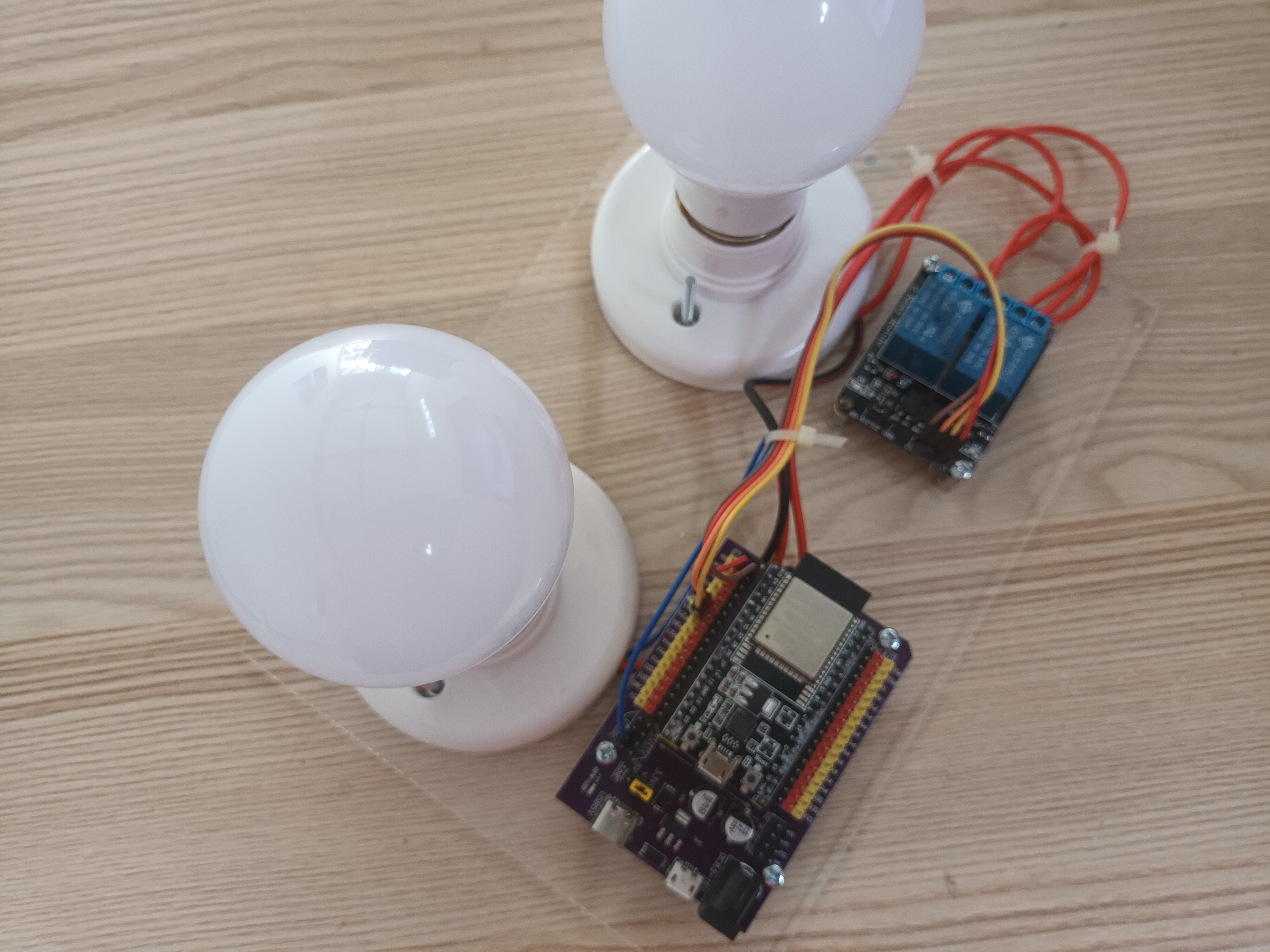 ชุดประกอบสำเร็จ IOT เปิด-ปิดไฟ ด้วยมือถือ ผ่าน ESP32 + Bluetooth