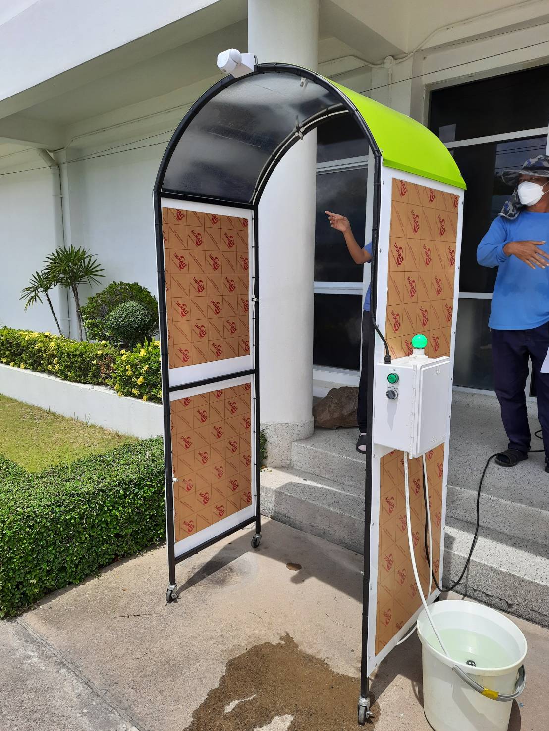 อุโมงค์พ่นฆ่าเชื้อโรคเคลื่อนย้ายได้ โครงสร้างเหล็กหุ้มอคริลิค