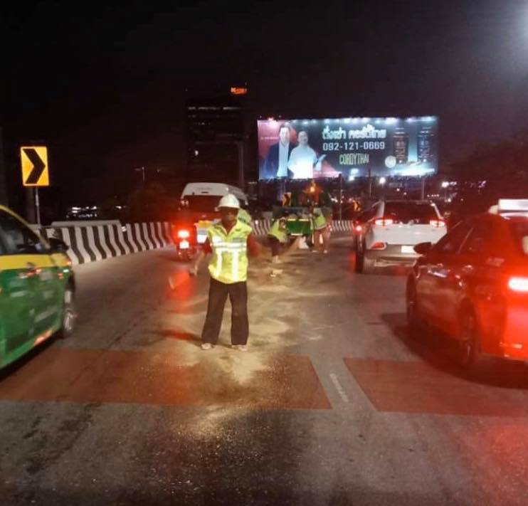 ผงดูดซับน้ำมันและสารเคมี แบบถุง 20 กก.