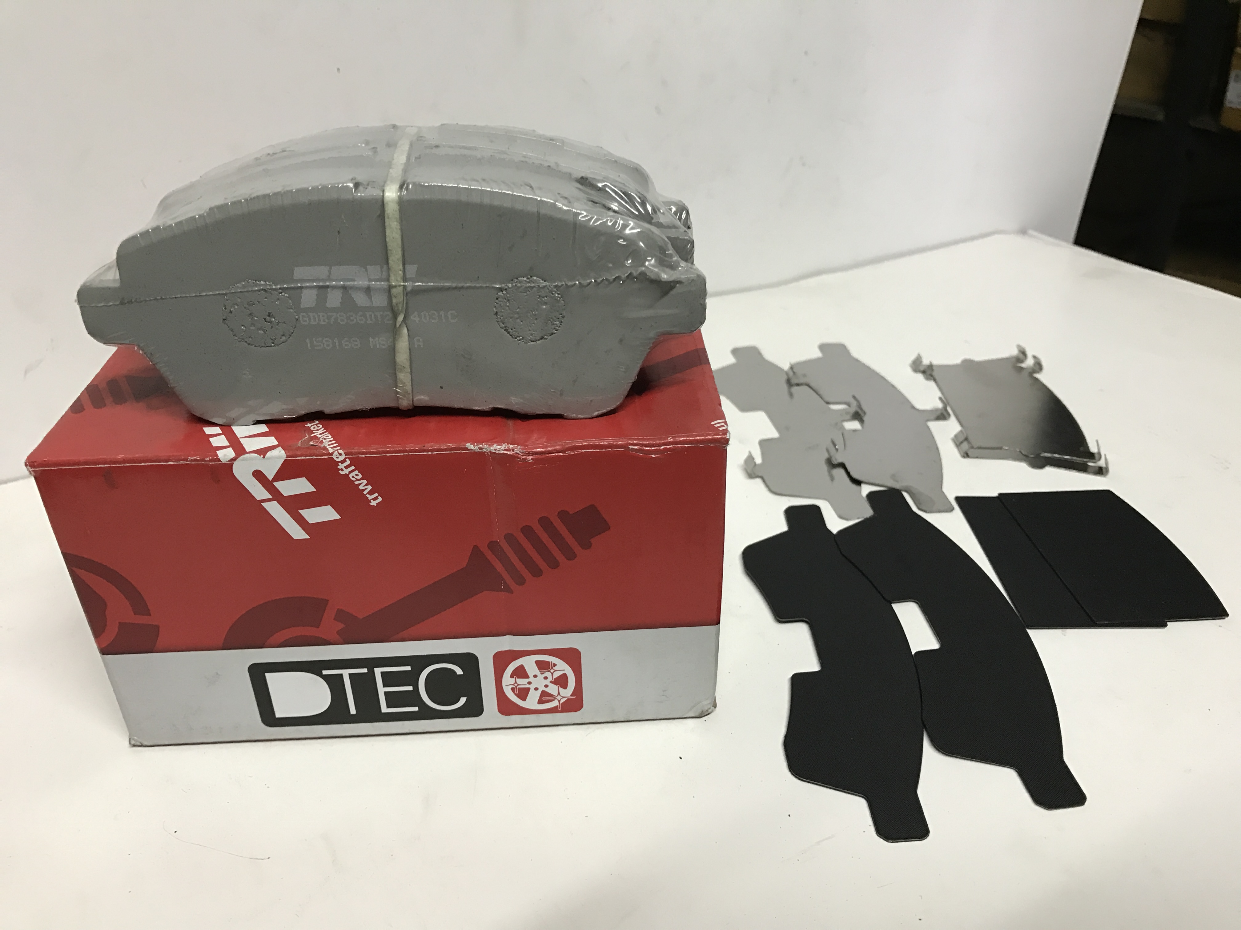 ผ้าเบรค-หน้า Mazda 2 / มาสด้า 2 ปี 2010 - 2014 (TRW-DTEC)