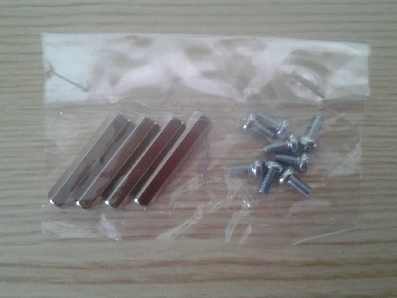 เสารองแผ่นพีซีบีแบบโลหะ ยาว 25 มม. จำนวน 4 ชิ้น