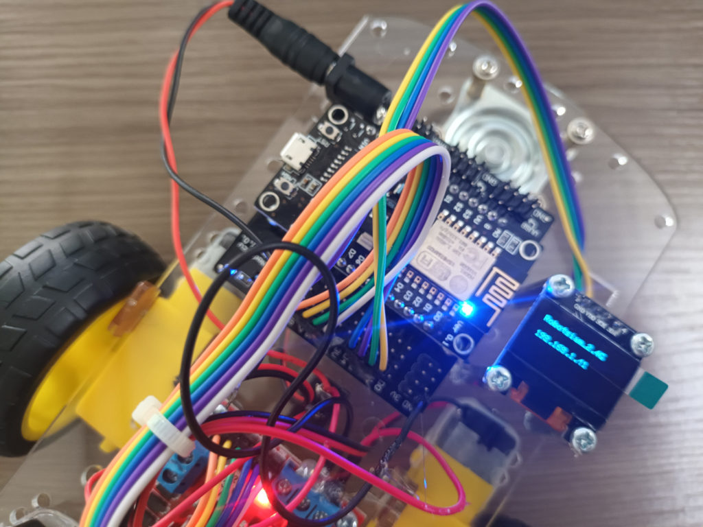 ชุดคิท หุ่นยนต์ ESP8266 V3 บังคับด้วยแอพ WIFI