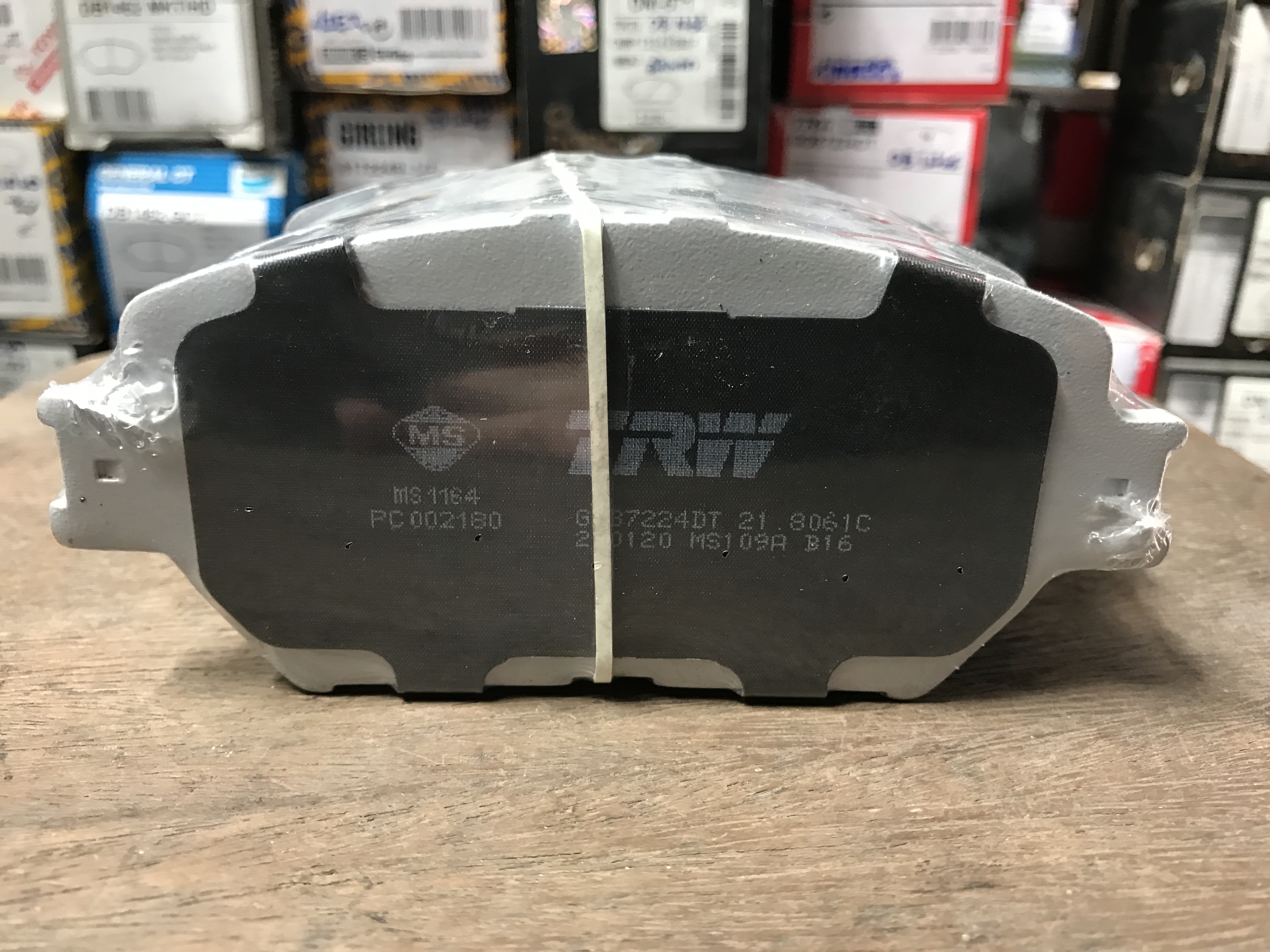ผ้าเบรค TRW (หน้า) Toyota Camry ACV30 2.0 และ 2.4 ปี 2002-2006 DTEC (GDB7224)