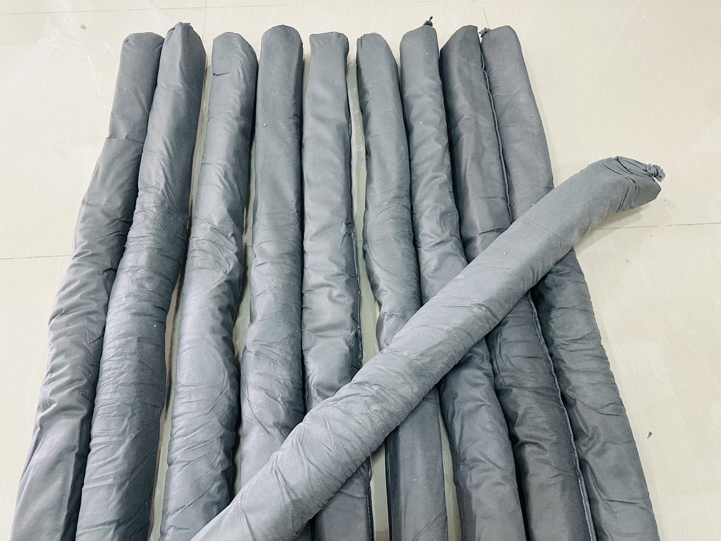 บูมดูดซับน้ำมันและสารเคมี Universal Absorbent Socks