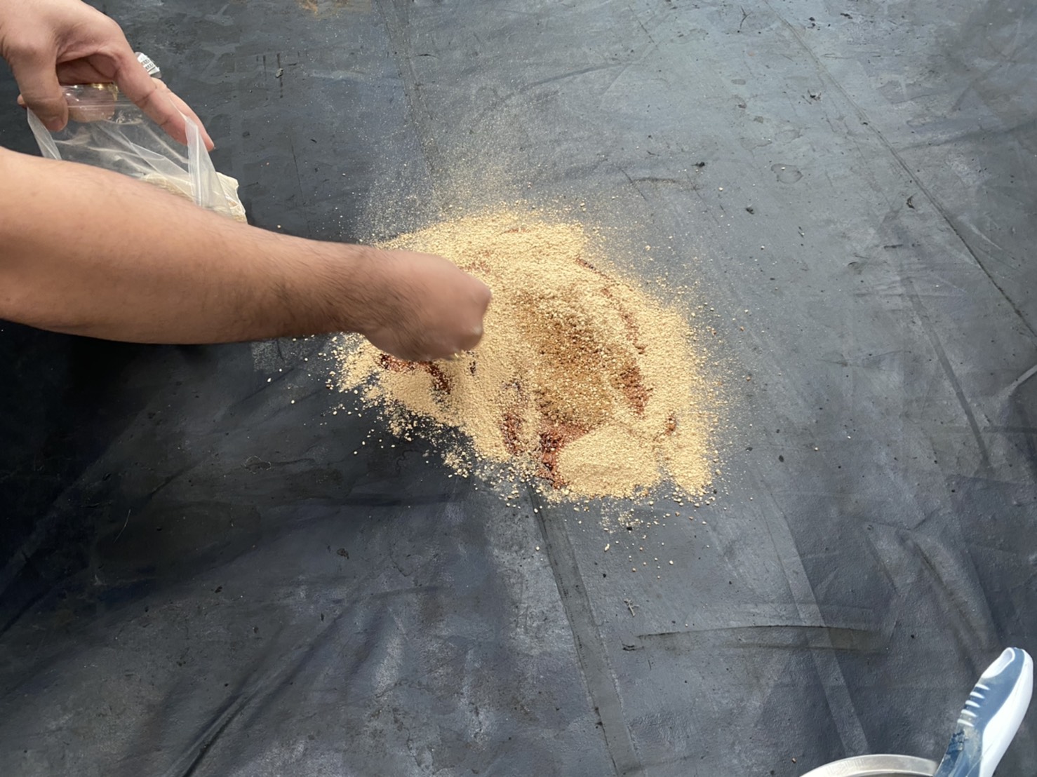 ผงดูดซับน้ำมันและสารเคมี แบบถุง 20 กก.