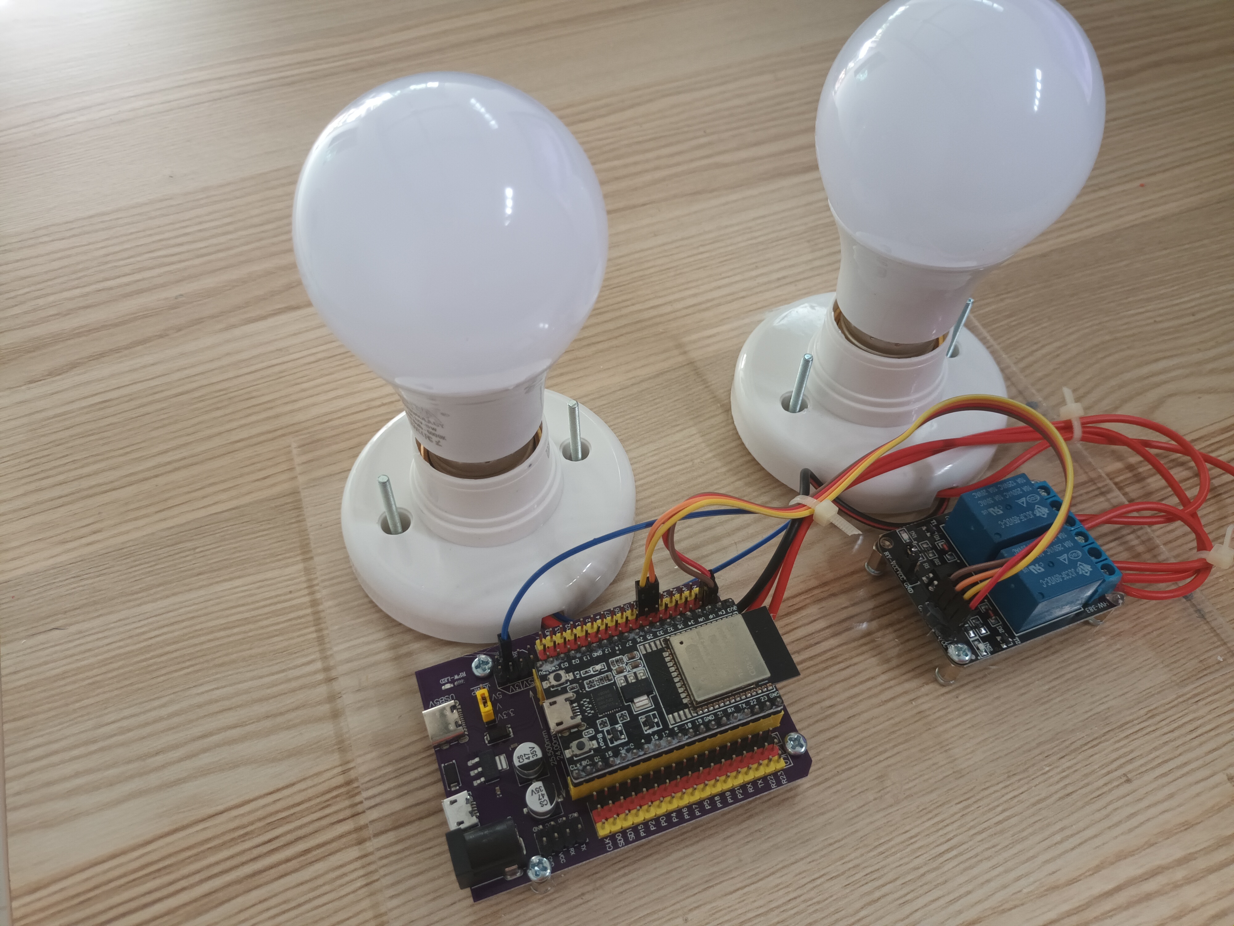 ชุดประกอบสำเร็จ IOT เปิด-ปิดไฟ ด้วยมือถือ ผ่าน ESP32 + Bluetooth