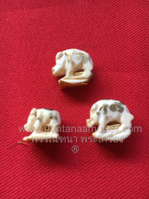 หมู อัครเศรษฐี (เนื้องาอาถรรพณ์ งากำจัด-กำจาย) หลวงปู่คำบุ (รุ่นแรก) "รุ่นอุปถัมภ์ค้ำชู" ปี 56 (รุ่นสุดท้าย)