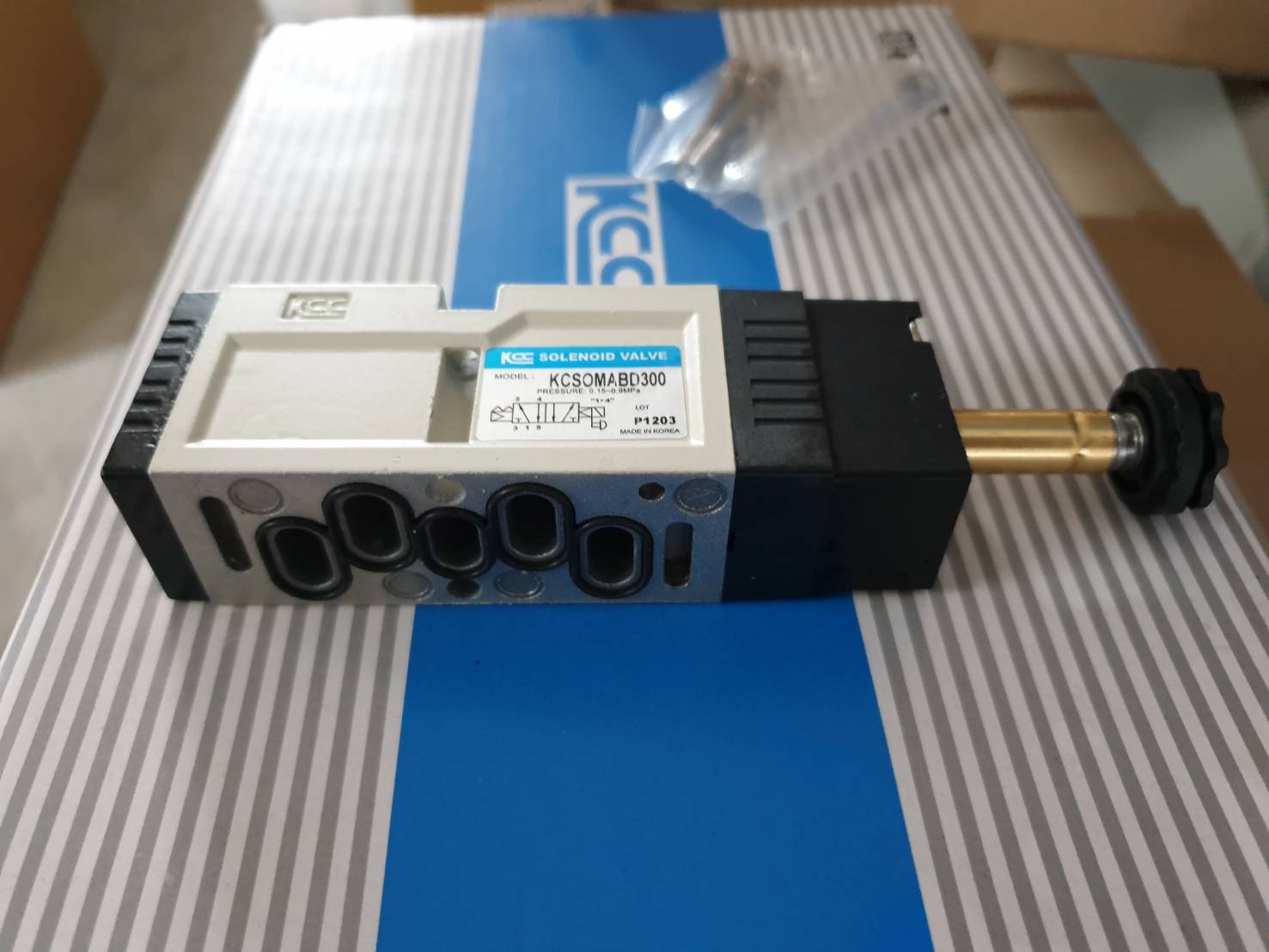 โซลินอยด์วาล์วลม 12V 24v 110v 220v | โซลินอยด์วาล์วลม KCC, SMC, CKD | 2/2, 3/2, 5/2, 5/3