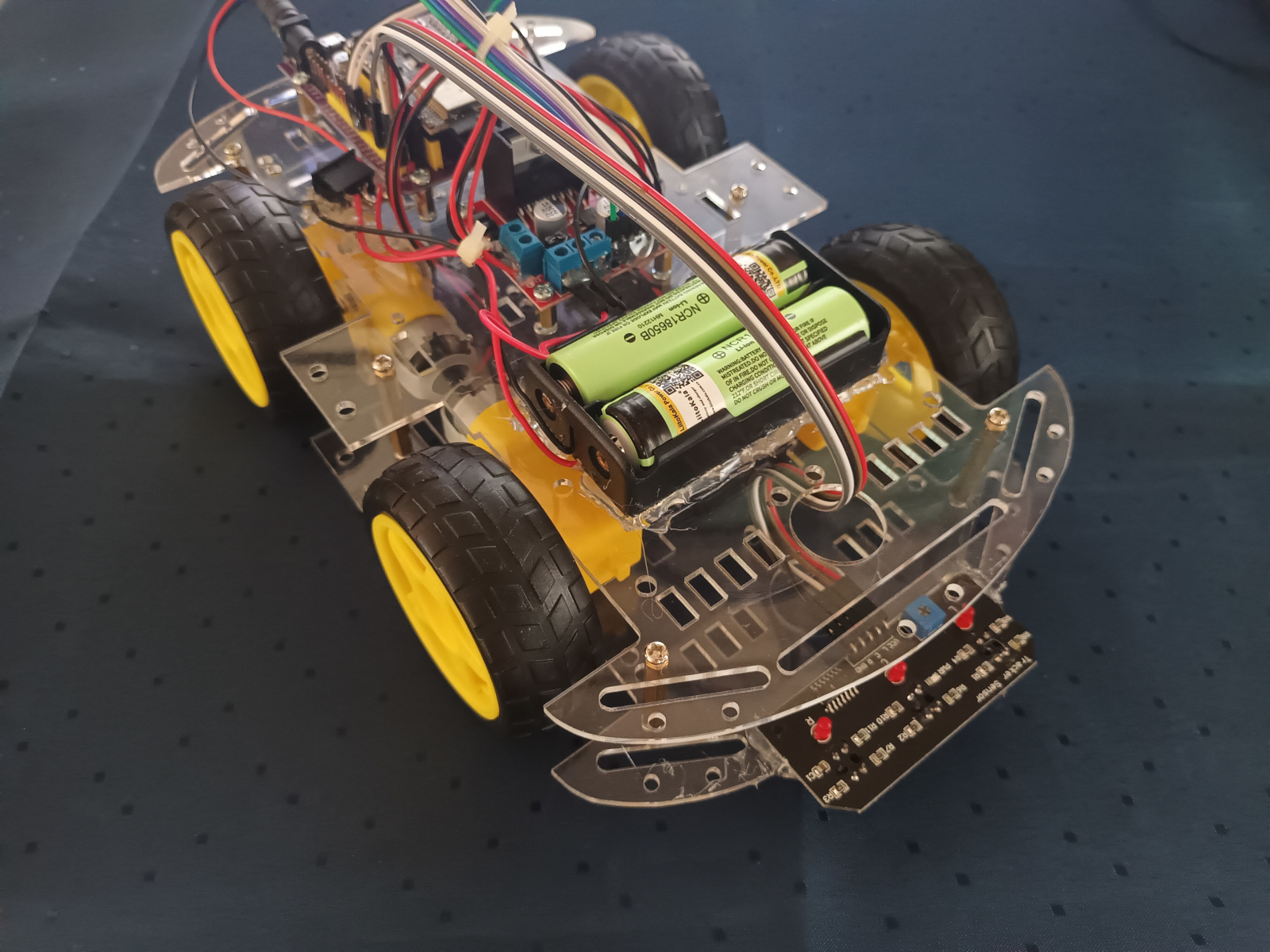 ชุดคิท หุ่นยนต์เดินตามเส้น 3 เซ็นเซอร์ ESP32