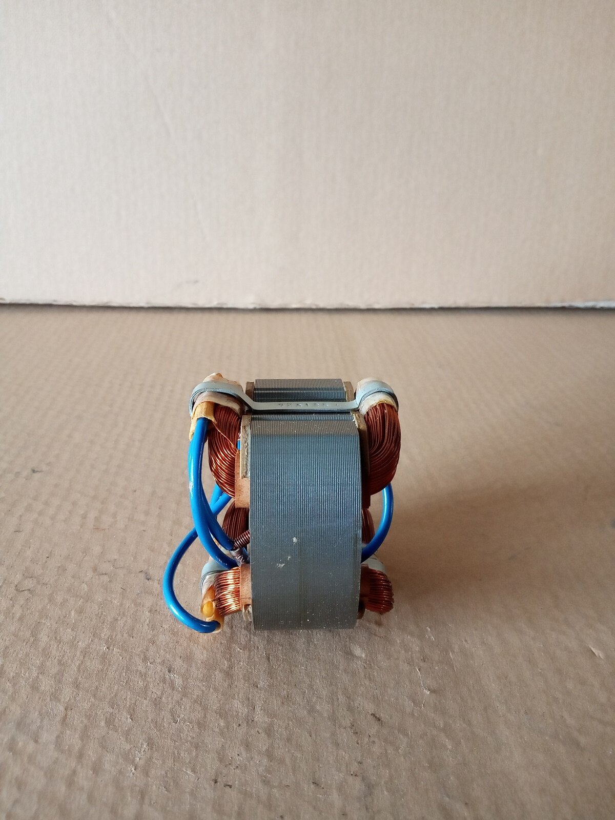 ฟิลคอยล์ เครื่องขัดกระดาษทราย MAKITA รุ่น 9924DB