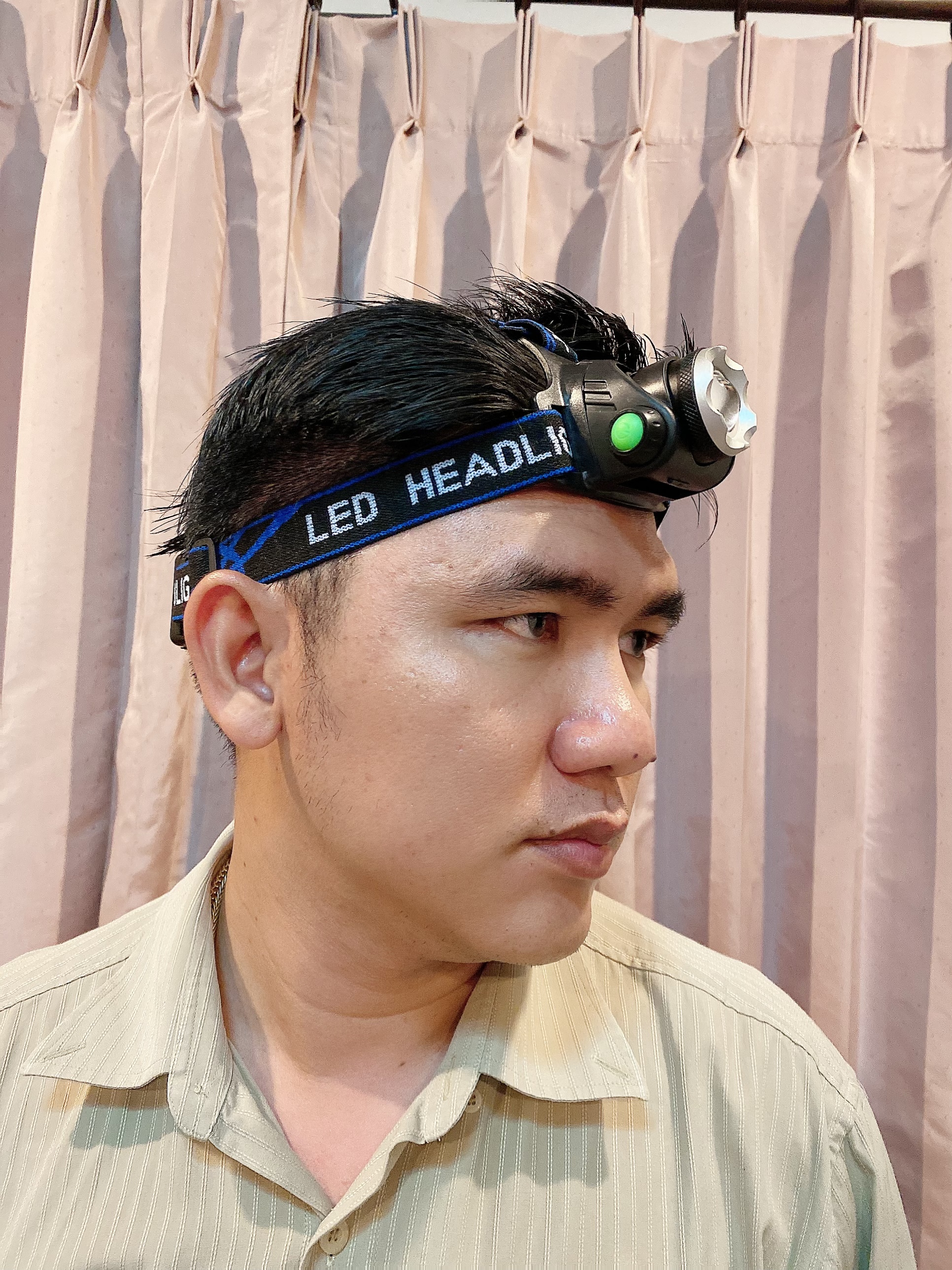 ไฟฉายคาดศรีษะ LED แสงสีขาว ซูมได้ ชาร์จไฟได้ในตัว