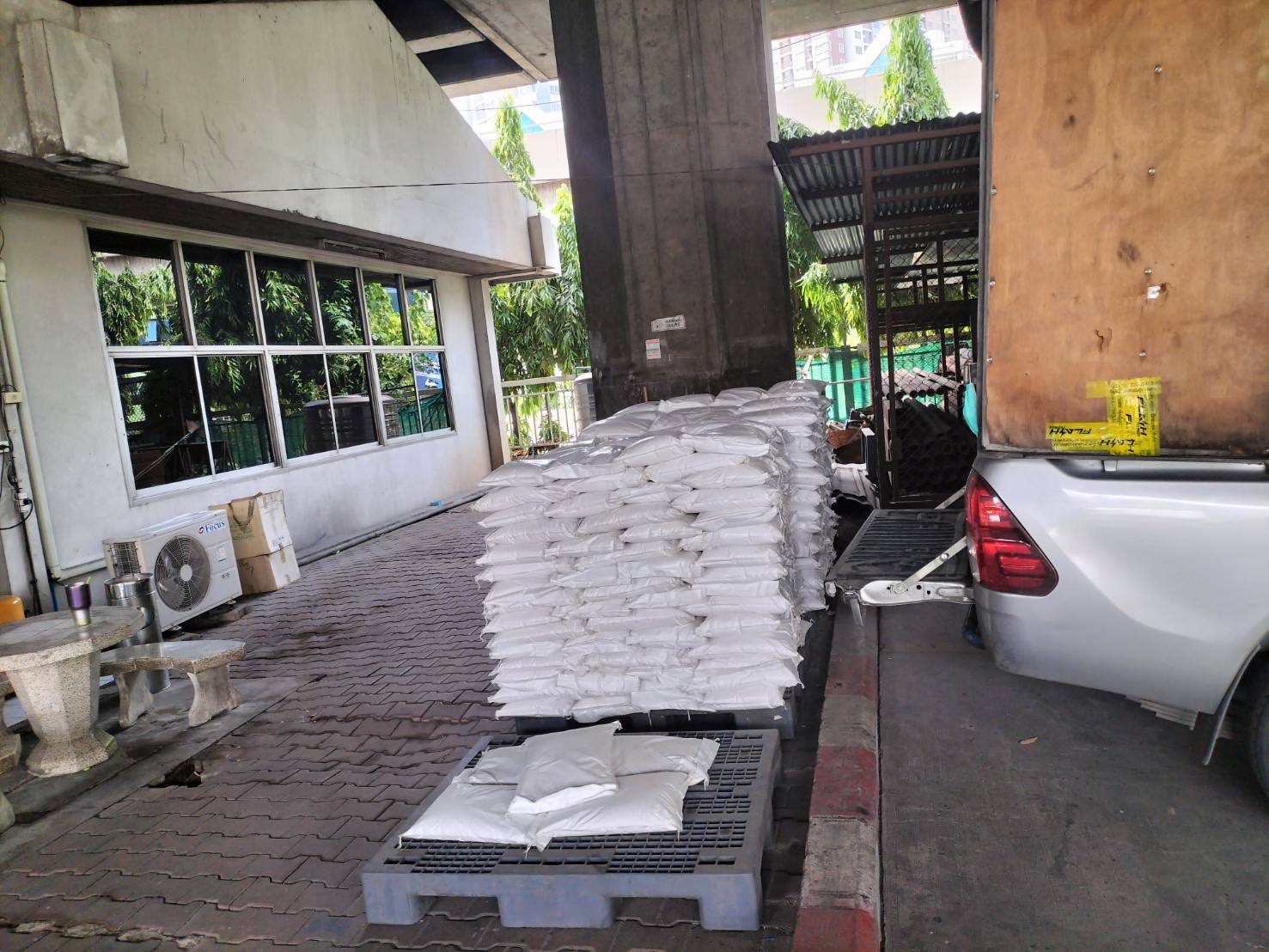 ผงดูดซับน้ำมันและสารเคมี แบบถุง 20 กก.