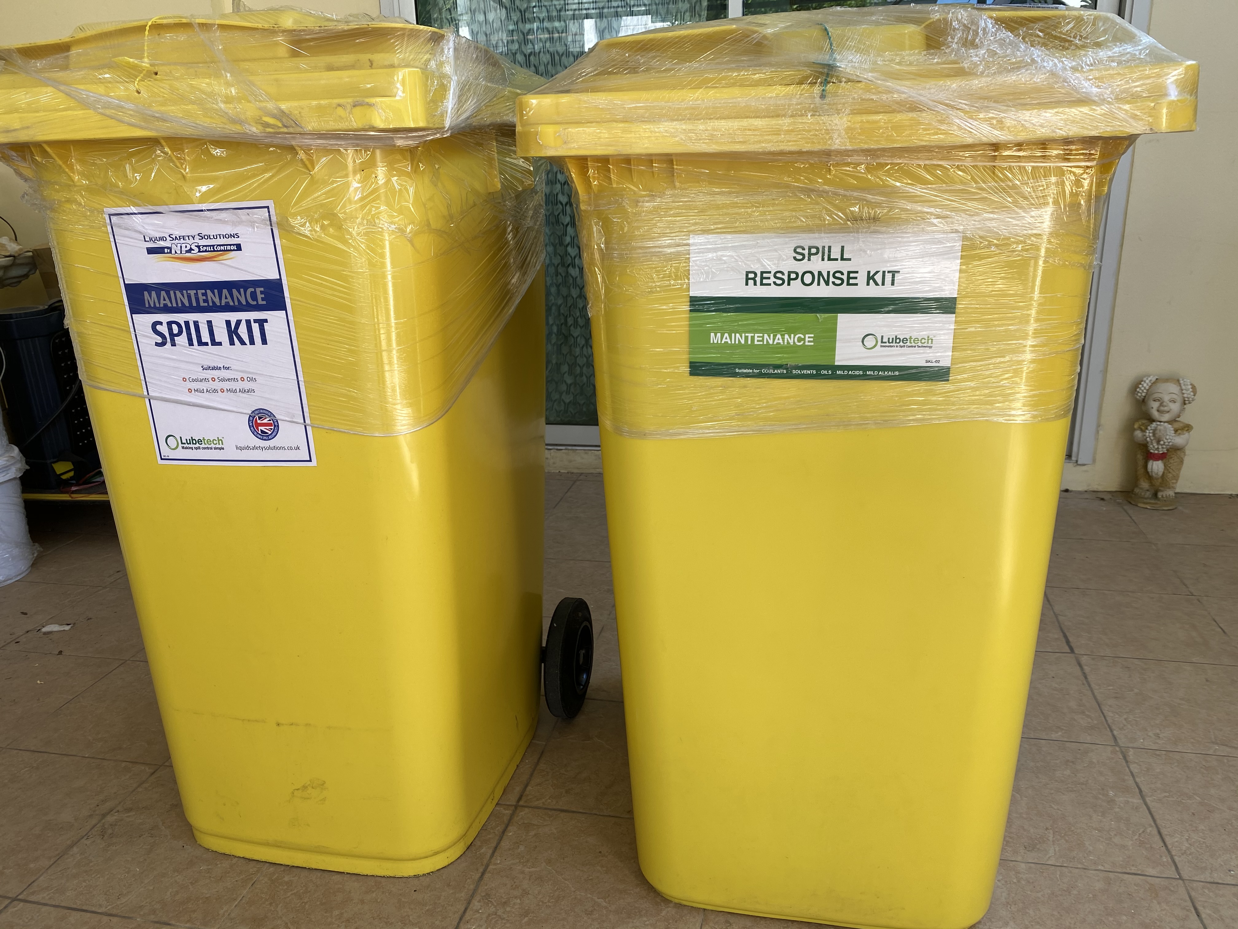 วัสดุดูดซับน้ำมันและสารเคมีแบบถังประจำจุด Spill Kit Absorbent