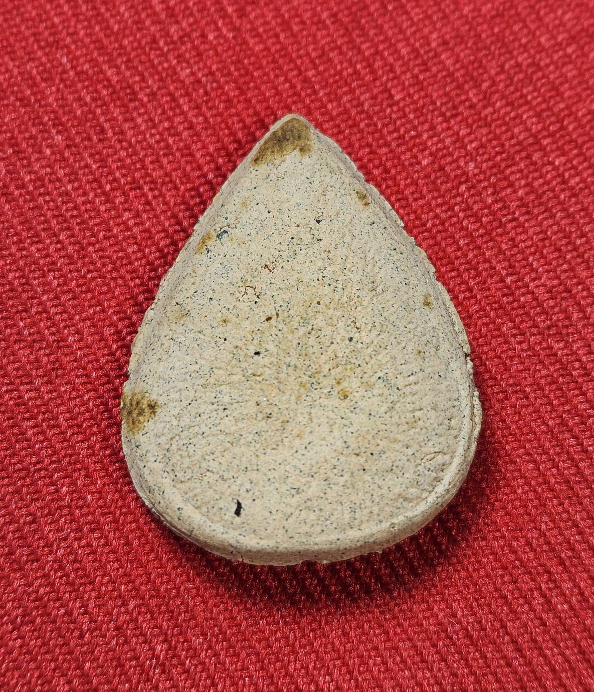 * "พระผงเกศ พิมพ์หยดน้ำ หลวงพ่อวัดไร่ขิง "รุ่นพิเศษ"..."ผงเกศชุกชี กระเบื้องโบสถ์" วัดไร่ขิง ต.ไร่ขิง อ.สามพราน จ.นครปฐม..!