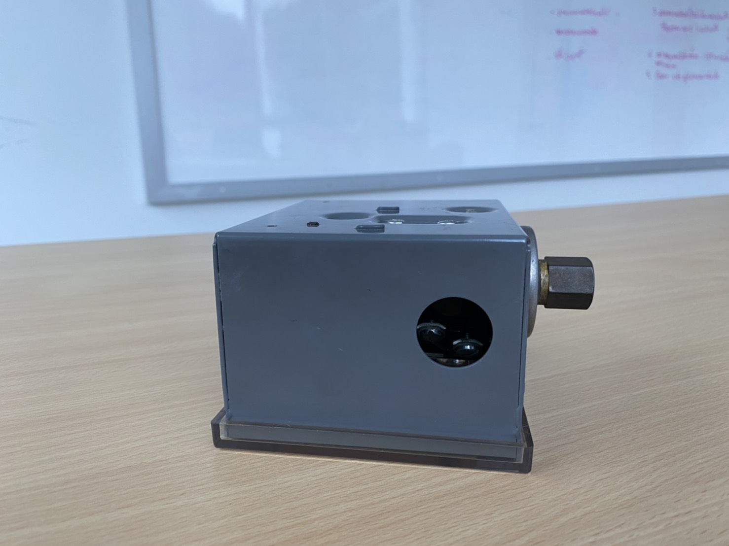 Pressure Controller ยี่ห้อ HONEYWELL รุ่น L604A 1185