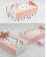 กล่องเค้ก หูหิ้วลายจุด ส.7.3 ซม. ยาว 20 ซม. ก. 13 ซม. ( 10 ชิ้น/แพ็ค