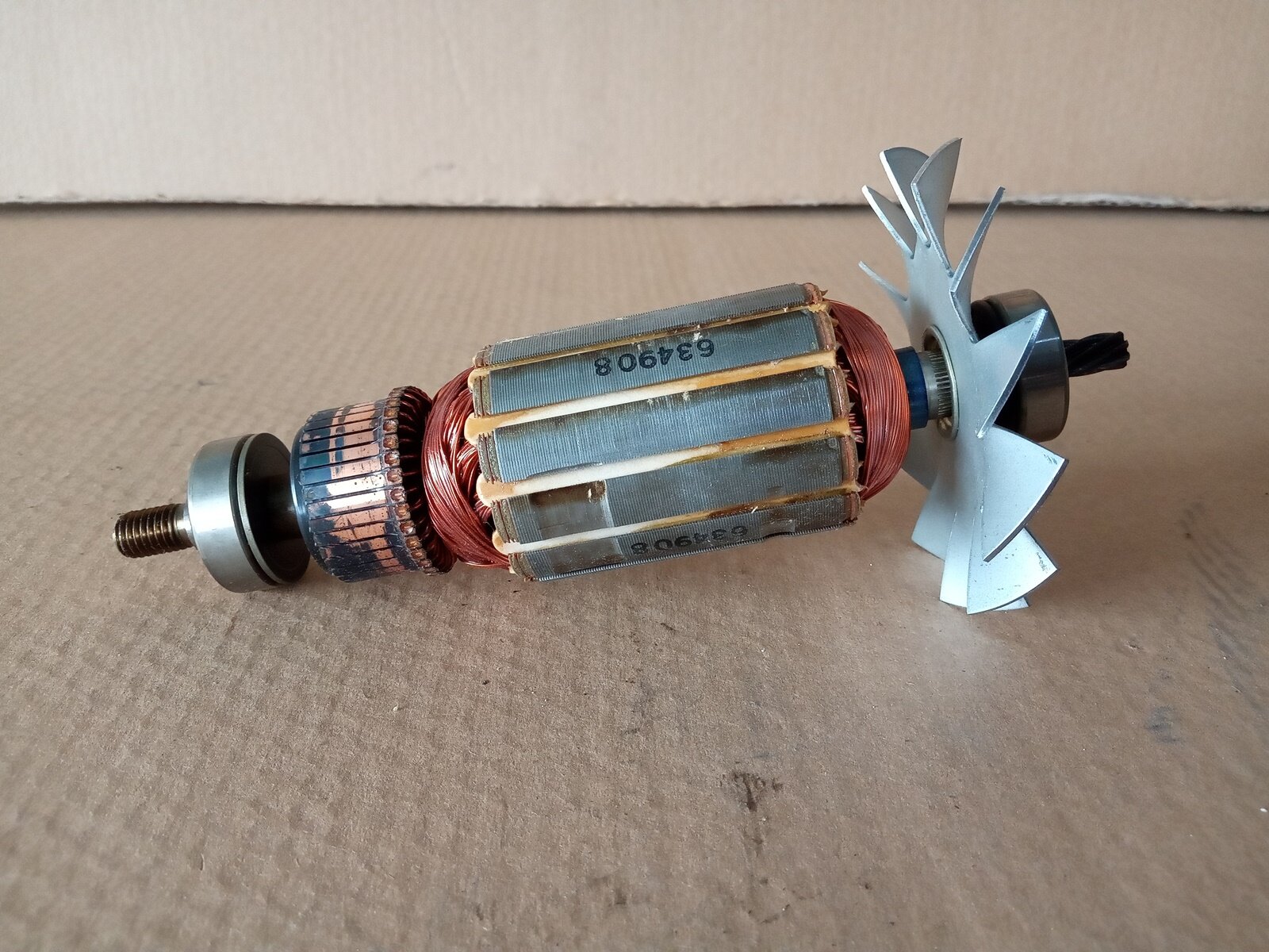 ทุ่น เครื่องรีดไม้ MAKITA รุ่น 2012 (ญี่ปุ่นแท้)