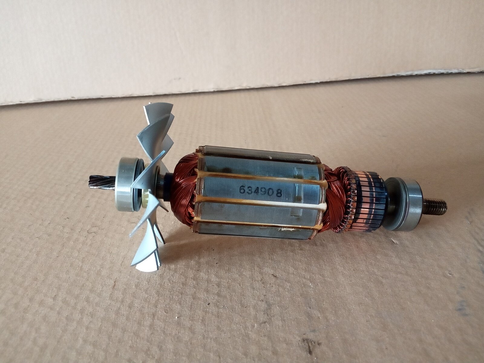 ทุ่น เครื่องรีดไม้ MAKITA รุ่น 2012 (ญี่ปุ่นแท้)