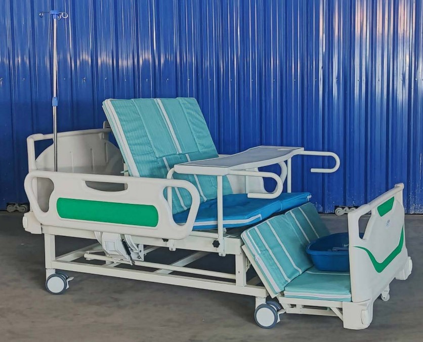 เตียงผู้ป่วยระบบไฟฟ้า 5 ฟังก์ชั่น ราวกั้นปีกนก ABS รุ่น 04-D3P-h
