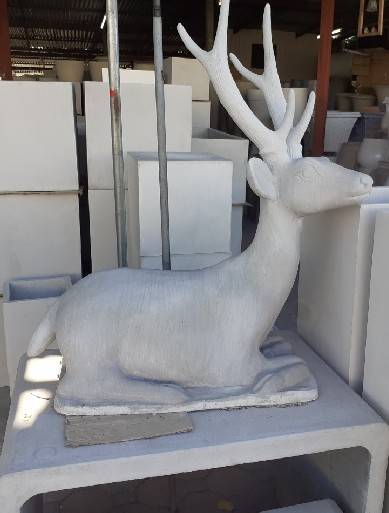 ตุ๊กตากวางปูนเปลือยแต่งสวนอังกฤษ,ยุโรป