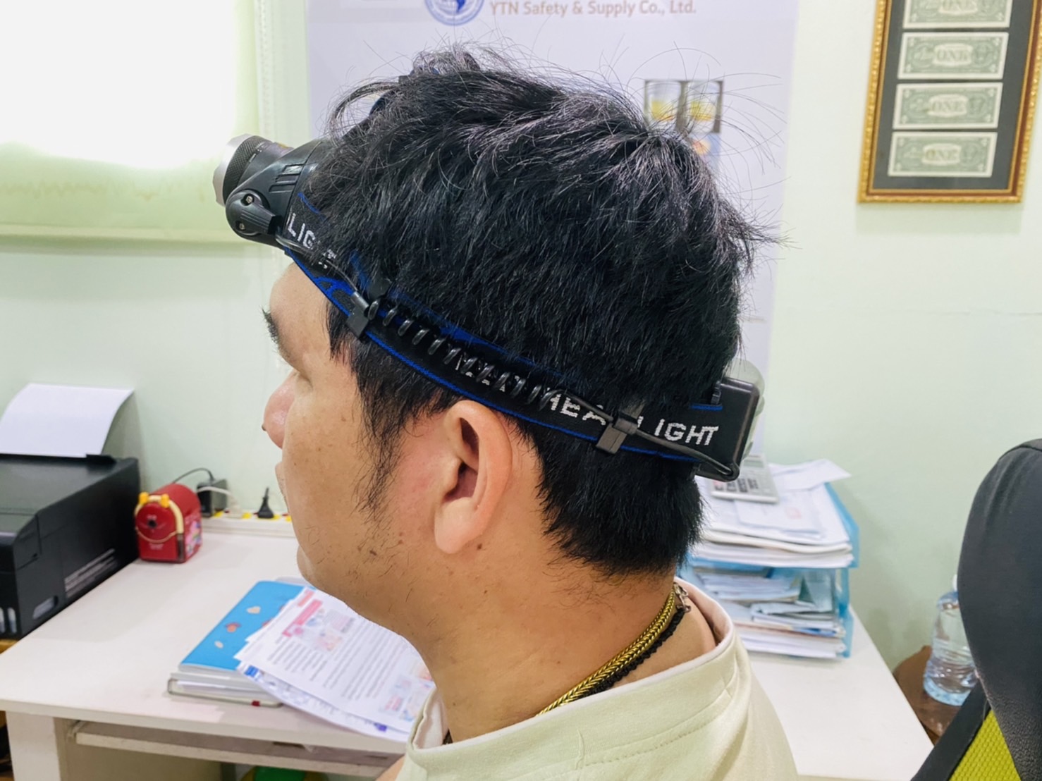 ไฟฉายคาดศรีษะ LED แสงสีขาว ซูมได้ ชาร์จไฟได้ในตัว