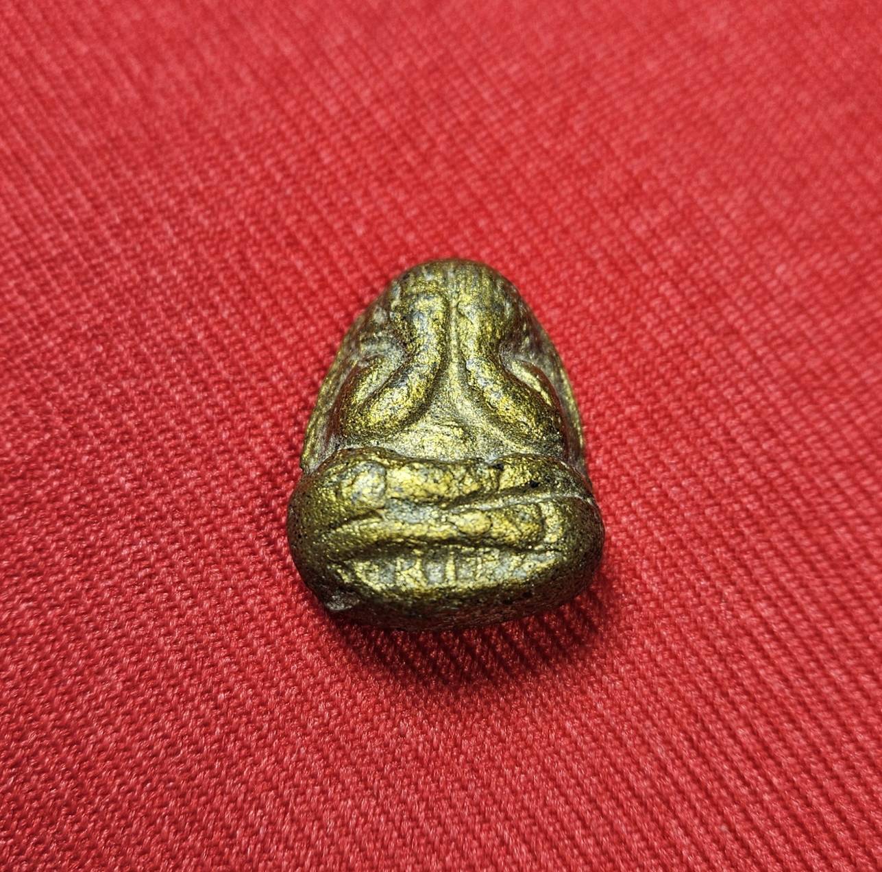 * "พระปิดตา "รุ่นแรก" หลวงปู่ครูบาคำหล้า สังวโร ภิกขุ "เนื้อผงใบลาน คลุกรัก จุ่มรัก ลงทอง" วัดพระธาตุดอยจอมสักสังวราม ต.บ้านดู่ อ.เมือง จ.เชียงราย ปี พ.ศ. 2507..! "สภาพสวยสมบูรณ์ดั้งเดิม...สวยมากๆ...สวยเดิมๆ...ไม่ผ่านการใช้..