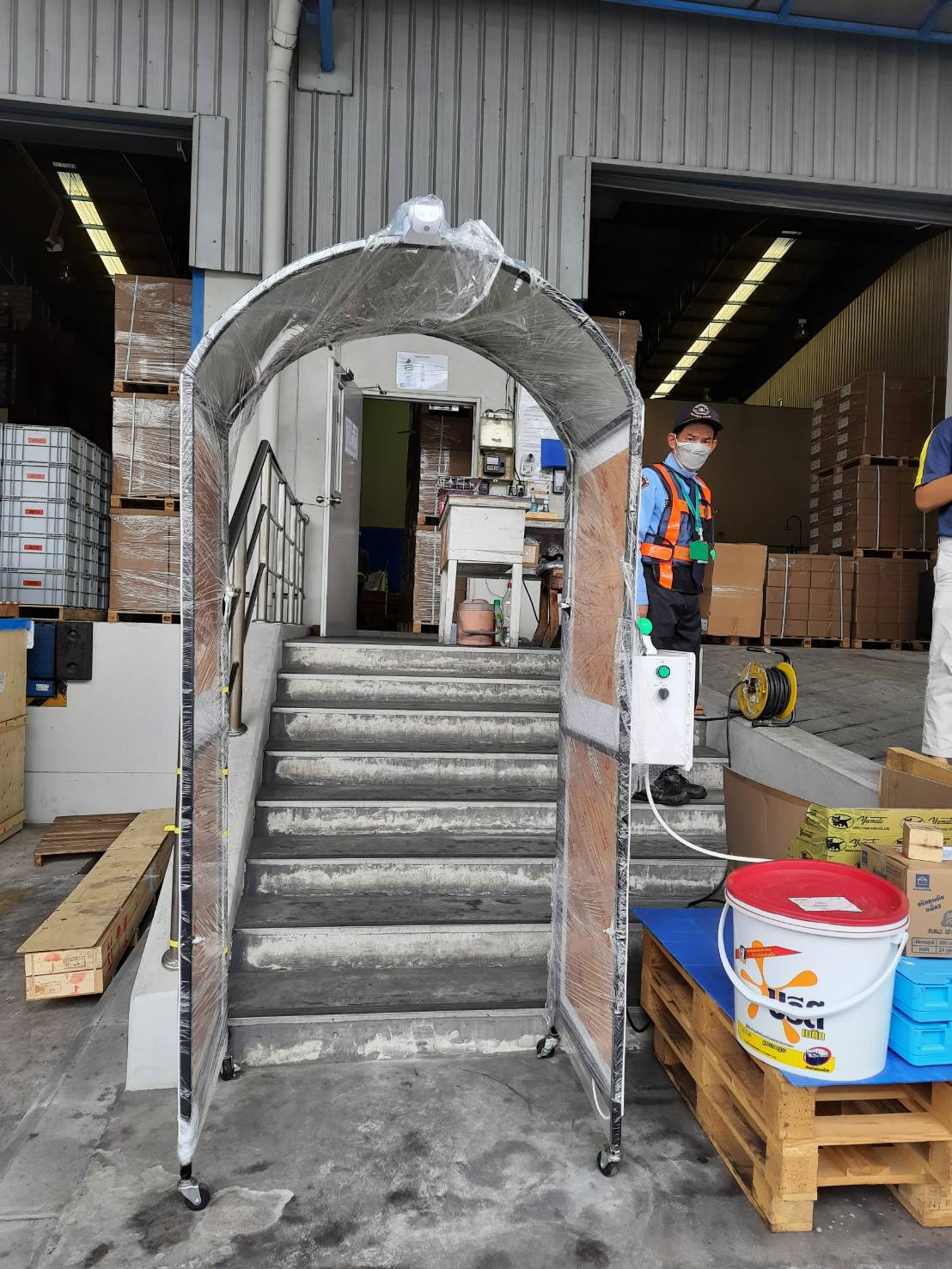 อุโมงค์พ่นฆ่าเชื้อโรคเคลื่อนย้ายได้ โครงสร้างเหล็กหุ้มอคริลิค