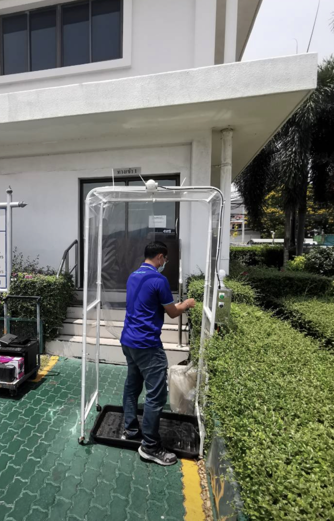 อุโมงค์พ่นฆ่าเชื้อโรคเคลื่อนย้ายได้ โครงสร้างจากเหล็กหุ้มผ้าใบใส