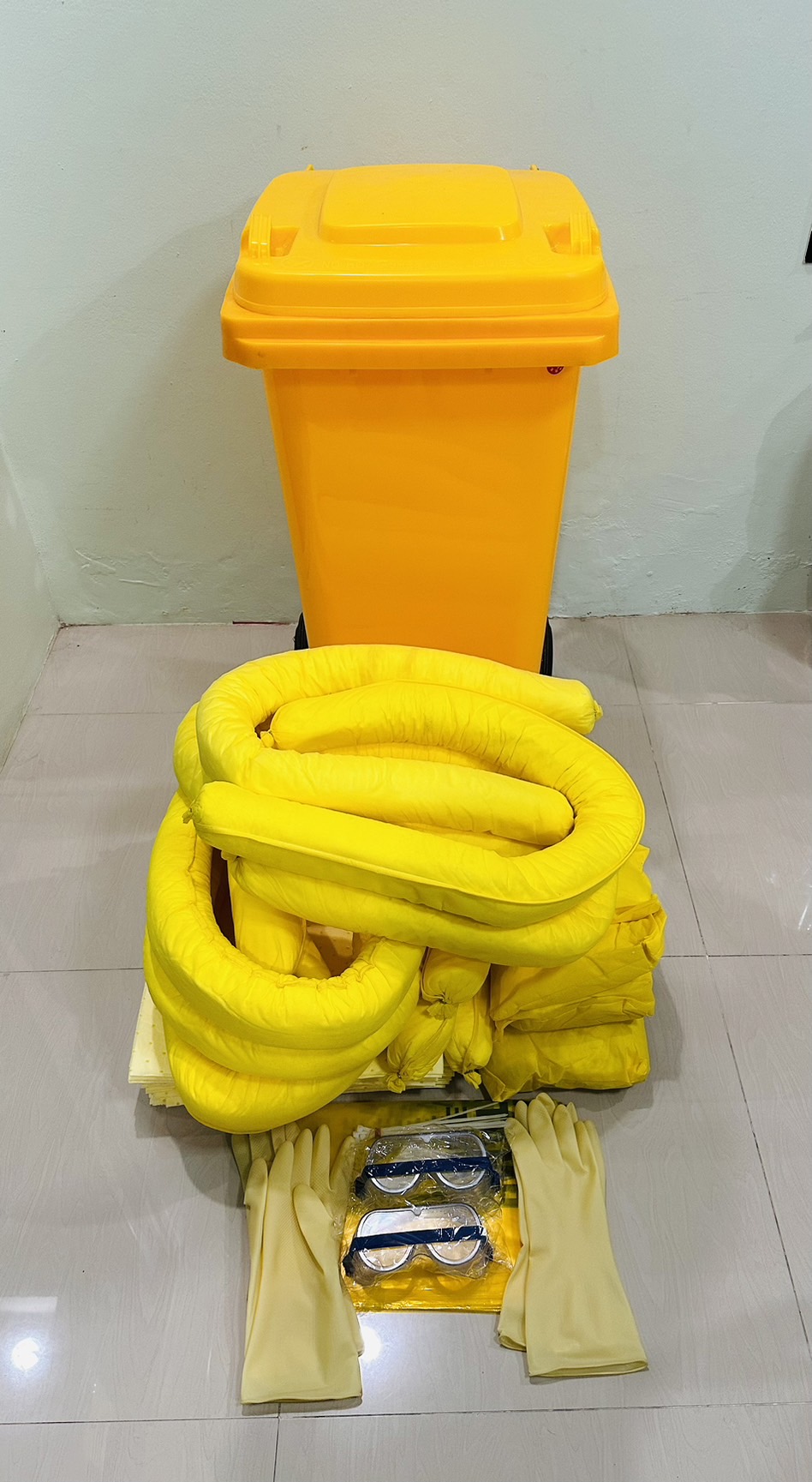 วัสดุดูดซับน้ำมันและสารเคมีแบบถังประจำจุด Spill Kit Absorbent