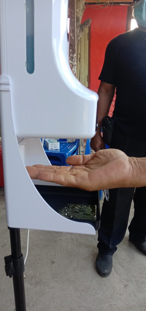 เครื่องวัดอุณหภูมิอัตโนมัติ พร้อมที่จ่ายแอลกอฮอล์ชนิดน้ำ