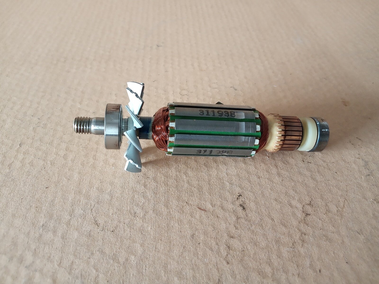 ทุ่น กบไฟฟ้า MAKITA รุ่น 1900B / 1901 / 1902 (ญี่ปุ่นแท้)