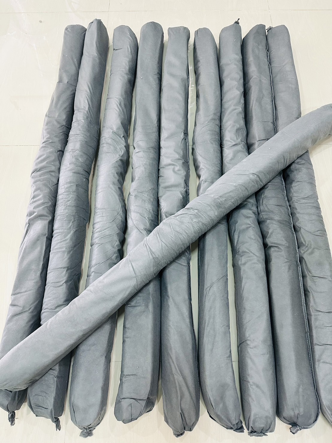 บูมดูดซับน้ำมันและสารเคมี Universal Absorbent Socks