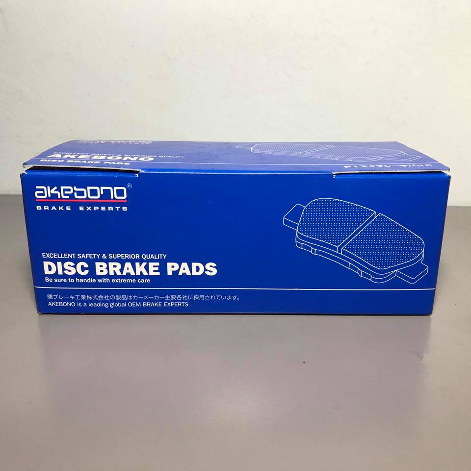 ผ้าเบรคหน้า Honda Civic FD 1.8 ปี 2006 - 2012 / Akebono