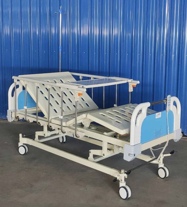 เตียงผู้ป่วยระบบไฟฟ้า 3 ฟังก์ชั่น ราวกั้นแบบสไลด์ข้าง รุ่น A04-D3L